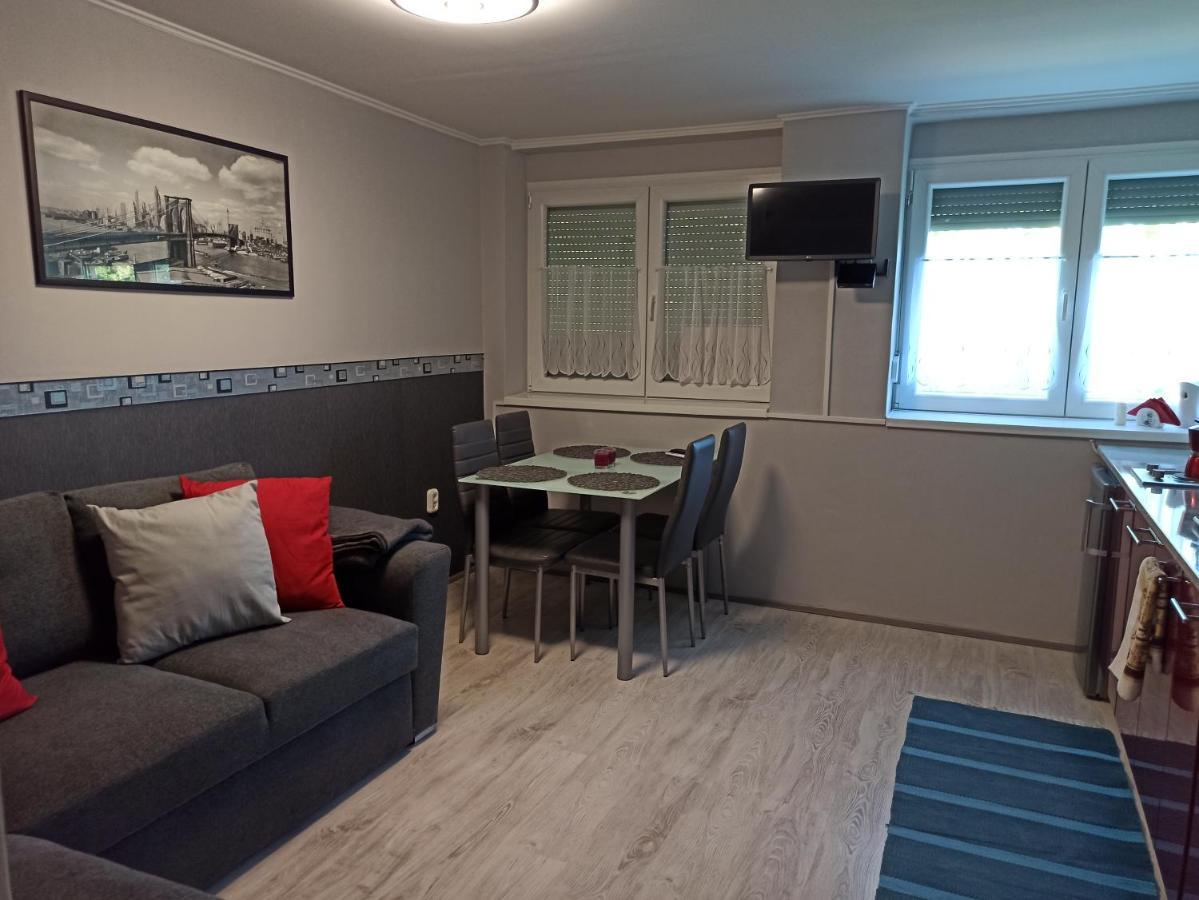 Angi Apartman- Nagyszeru Elhelyezkedes, Vendegkozpontu Szallashely-Szolgaltatas Lejlighed Harkány Eksteriør billede