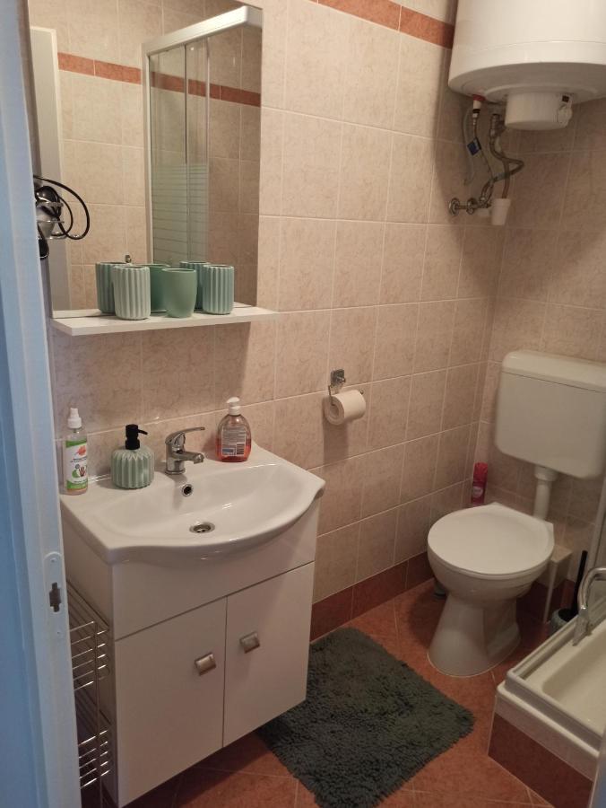 Angi Apartman- Nagyszeru Elhelyezkedes, Vendegkozpontu Szallashely-Szolgaltatas Lejlighed Harkány Eksteriør billede