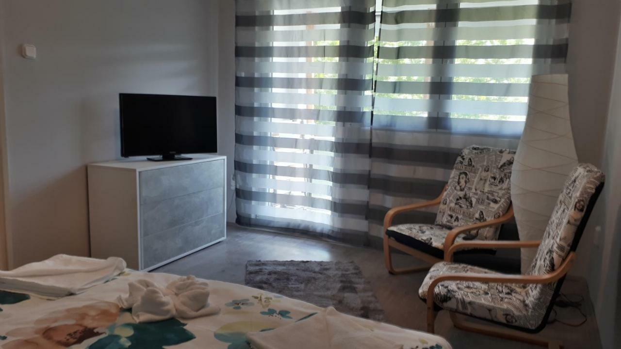 Angi Apartman- Nagyszeru Elhelyezkedes, Vendegkozpontu Szallashely-Szolgaltatas Lejlighed Harkány Eksteriør billede