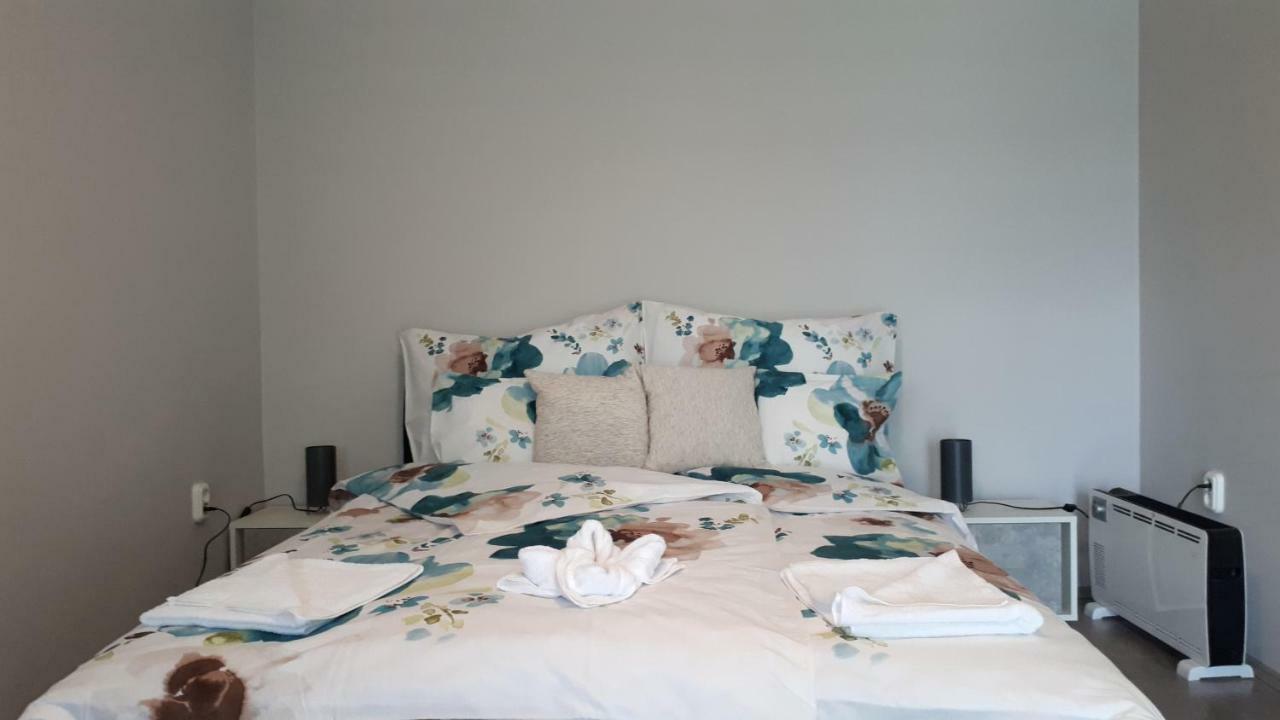 Angi Apartman- Nagyszeru Elhelyezkedes, Vendegkozpontu Szallashely-Szolgaltatas Lejlighed Harkány Eksteriør billede
